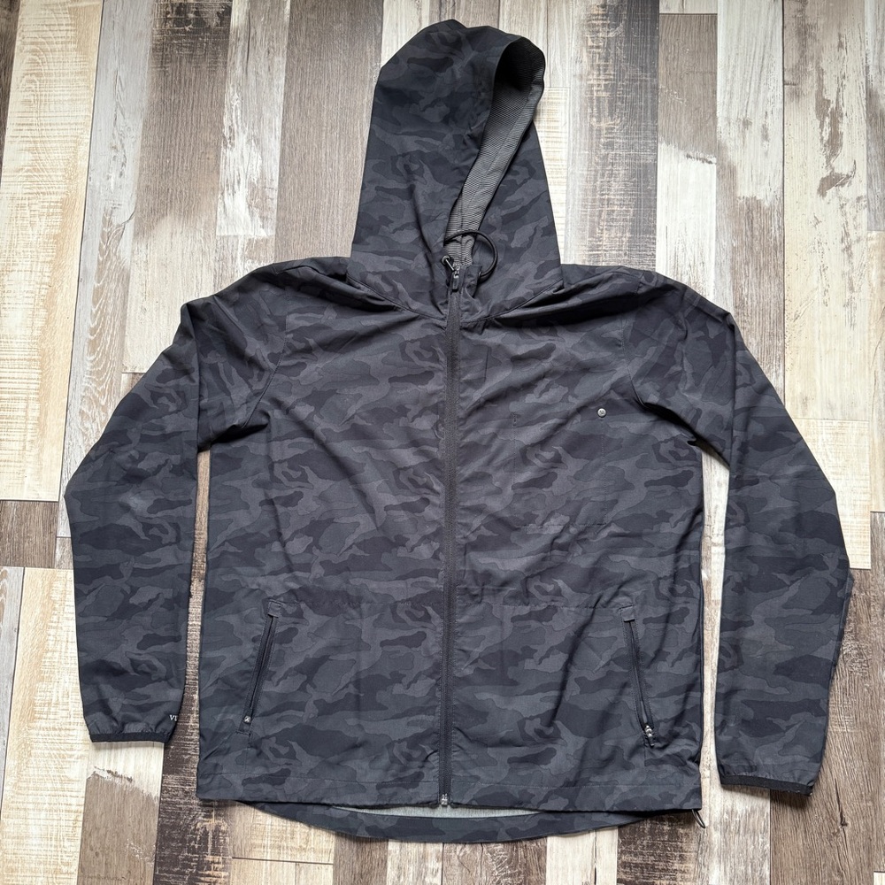 Women's Vuori Outdoor Trainer Shell Black Camouflage Size XL